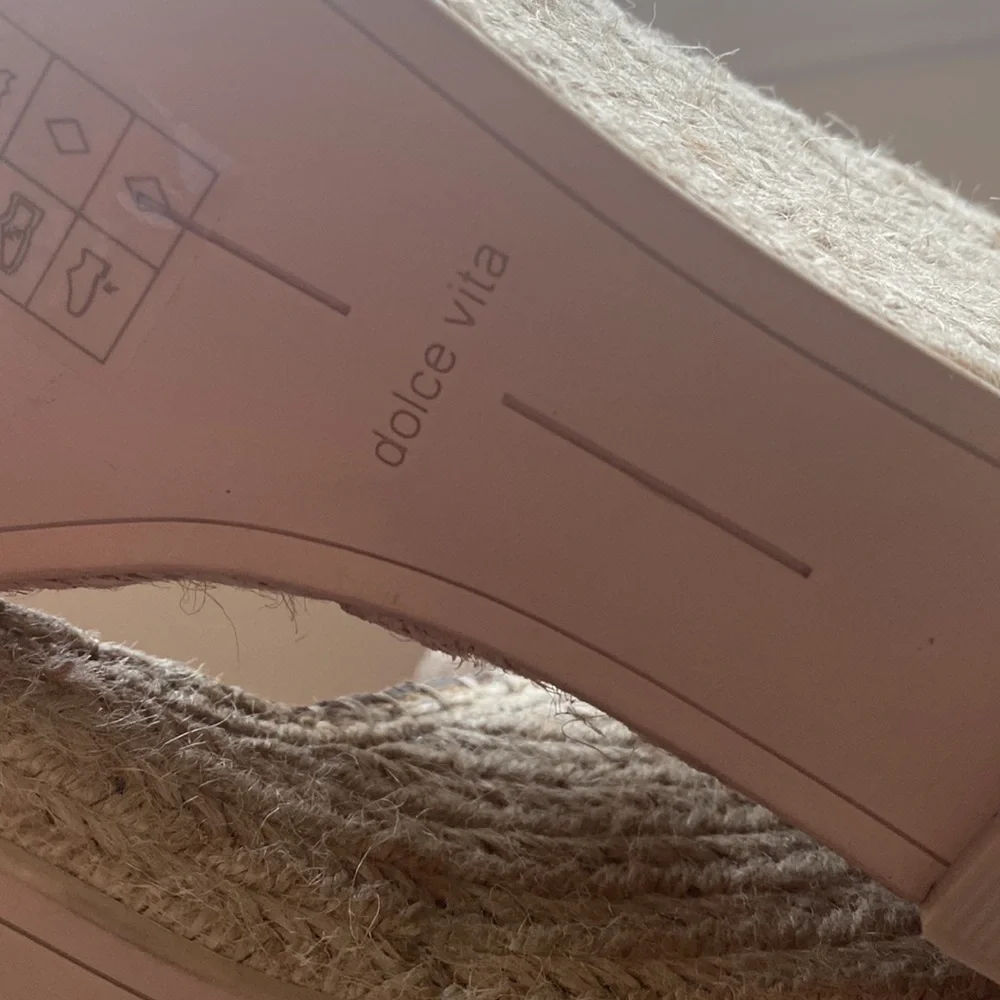 NEW Women’s Dolce Vita Shae Asymmetrical Espadrille Wedge Sandals